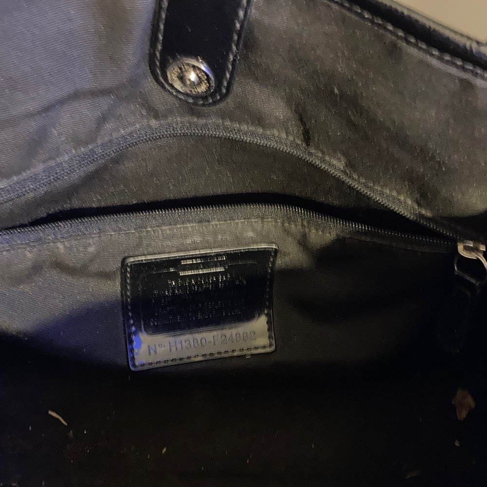 Coach Signature Canvas Tote pocketbook - Picture 7 of 15